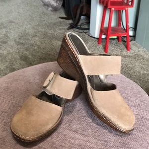 White Mountain shoes/clogs